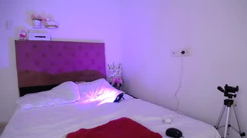 Snapshot of yemfairymcry chatting on January 15, 2025, 3:50 pm YEM online show from January 15, 2025, 3:50 pm