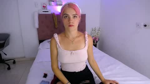 Snapshot of yemfairymcry chatting on January 29, 2025, 12:12 am YEM online show from January 29, 2025, 12:12 am