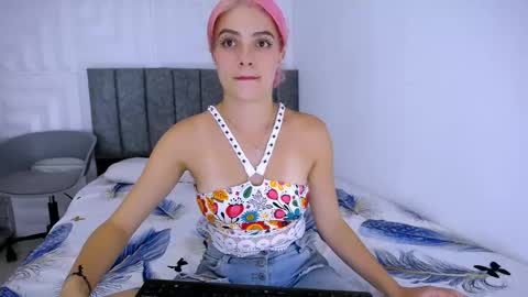 Snapshot of yemfairymcry chatting on January 31, 2025, 1:11 am YEM online show from January 31, 2025, 1:11 am