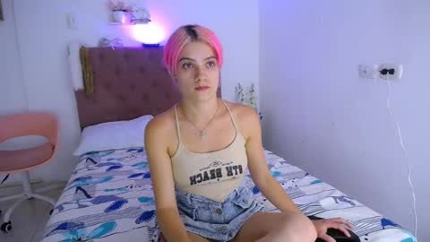 Snapshot of yemfairymcry chatting on March 1, 2025, 9:37 pm YEM online show from March 1, 2025, 9:37 pm