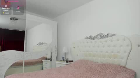 yennefer13 online show from November 17, 2025, 9:31 pm