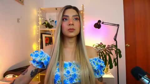 yeriawaddell  online show from January 31, 2025, 12:28 am