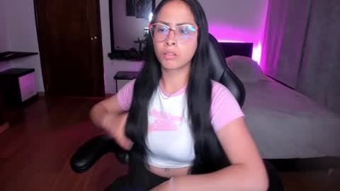 Snapshot of yesie_hot2 chatting on December 30, 2024, 2:09 am yesie_hot2 online show from December 30, 2024, 2:09 am