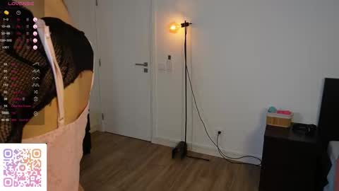 Kiki online show from November 23, 2025, 4:07 pm