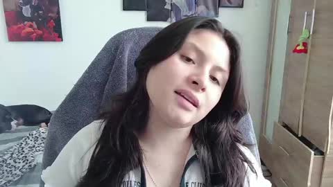 yessica_gomez01 online show from April 23, 2026, 7:38 pm