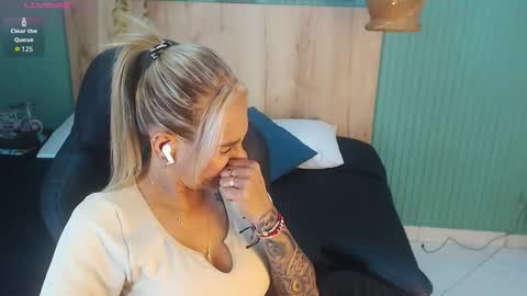 yessika_parker online show from September 24, 2025, 2:04 am