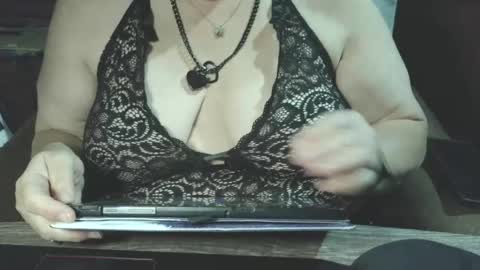 Snapshot of yessirprincesspet chatting on June 21, 2026, 2:25 am yessirprincesspet online show from June 21, 2026, 2:25 am