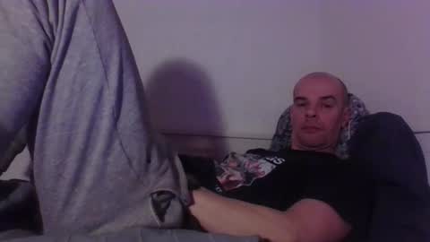 yewloo online show from February 14, 2026, 6:59 pm