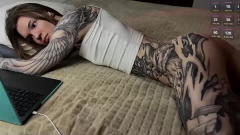 yexes online show from November 30, 2025, 3:43 am