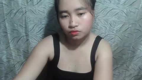 yhang_19 online show from September 22, 2025, 6:37 am