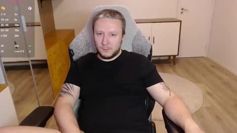 Snapshot of yhdxhy chatting on February 13, 2026, 6:59 pm James online show from February 13, 2026, 6:59 pm