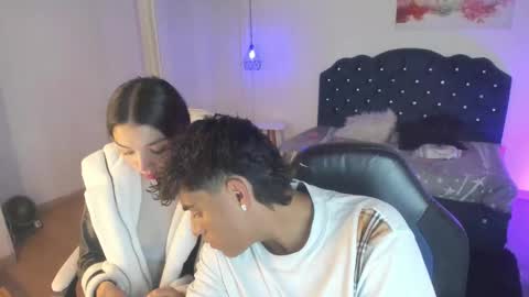 Snapshot of yiing_and_yang chatting on September 8, 2025, 7:24 pm Yiing and yang online show from September 8, 2025, 7:24 pm