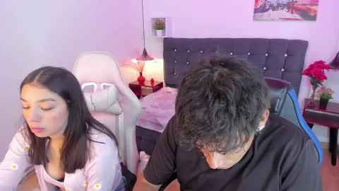 Snapshot of yiing_and_yang chatting on September 19, 2025, 9:04 pm Yiing and yang online show from September 19, 2025, 9:04 pm