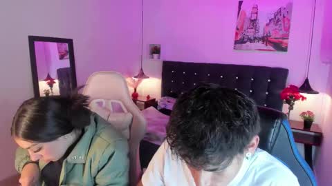 Snapshot of yiing_and_yang chatting on October 9, 2025, 7:23 pm Yiing and yang online show from October 9, 2025, 7:23 pm