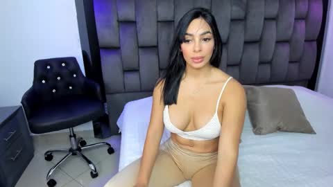 Yika Alves online show from November 7, 2025, 10:21 pm