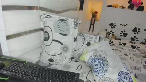 YINAROSS online show from May 19, 2026, 9:32 pm