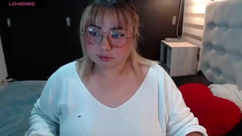 hii i am yini online show from May 20, 2026, 2:51 am