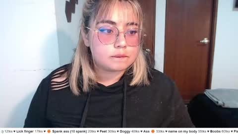 hii i am yini online show from May 23, 2026, 3:01 am