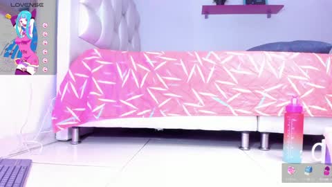 Yiovanna online show from January 18, 2025, 3:27 pm