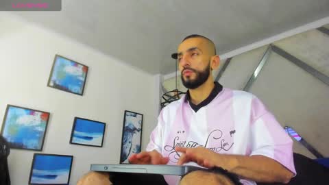 Yiyo online show from January 21, 2025, 4:21 am