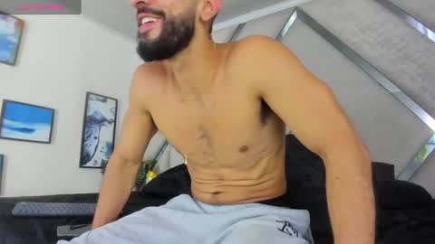 Yiyo online show from January 28, 2025, 4:29 am