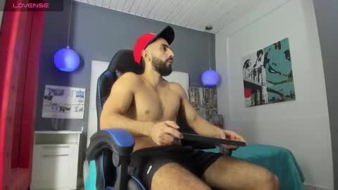 Yiyo online show from February 19, 2026, 4:41 am