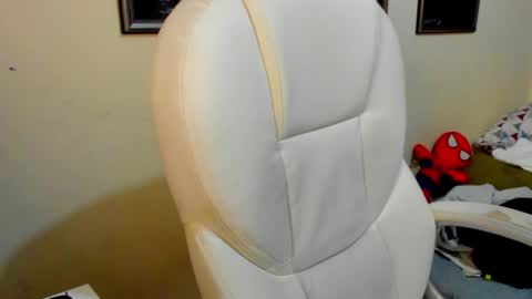 yker online show from October 20, 2025, 2:01 am