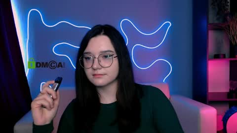 Ylia online show from April 26, 2026, 1:42 pm