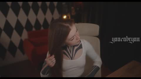 ynnenbrynn online show from December 3, 2025, 6:43 am