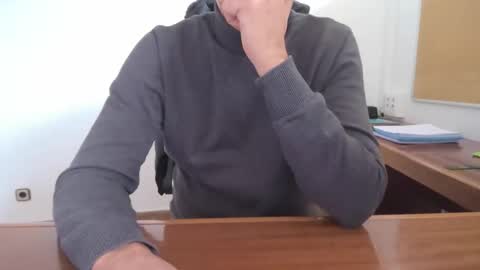 Yo47 online show from December 4, 2025, 2:26 pm