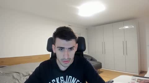 Snapshot of yoda130305 chatting on February 18, 2026, 6:15 pm yoda130305 online show from February 18, 2026, 6:15 pm