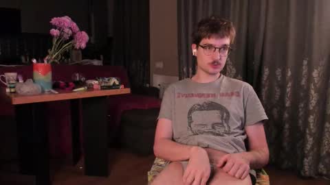 Max online show from November 15, 2025, 4:43 am