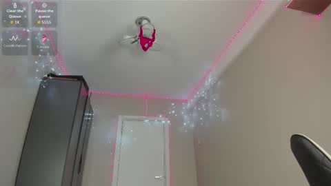 Snapshot of yoi_mika chatting on February 1, 2026, 8:07 pm Mikaella - Mika online show from February 1, 2026, 8:07 pm