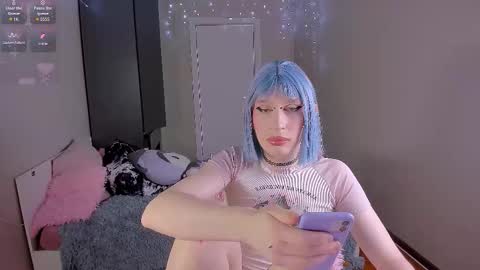 Snapshot of yoi_mika chatting on February 5, 2026, 8:35 pm Mikaella - Mika online show from February 5, 2026, 8:35 pm