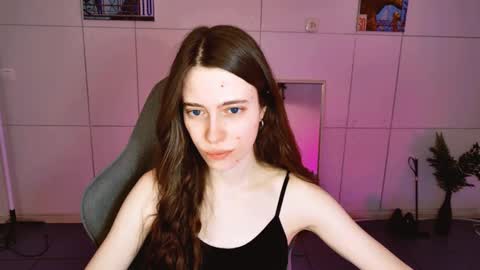 yoka_paradoxxx online show from March 26, 2026, 9:15 am