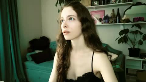 yoka_paradoxxx online show from June 4, 2026, 10:21 am