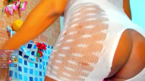 yonnsol_avril online show from November 15, 2025, 6:59 pm