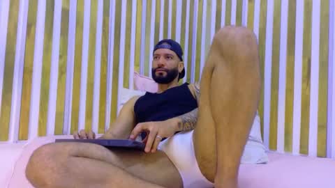 yorby_ online show from May 11, 2026, 3:07 pm