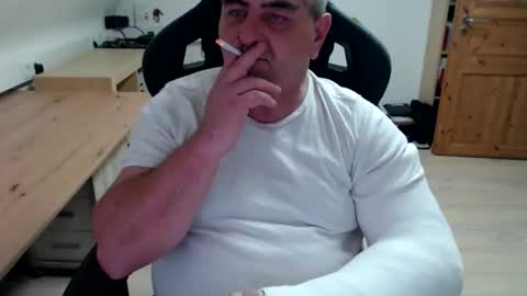 yoschi1976 online show from November 29, 2025, 10:24 pm