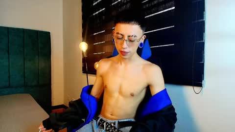 Yoshua Smith online show from May 5, 2026, 8:28 pm