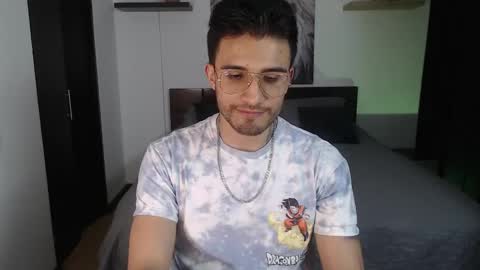 Snapshot of yoshy_man chatting on February 19, 2025, 4:23 am yoshy_man online show from February 19, 2025, 4:23 am