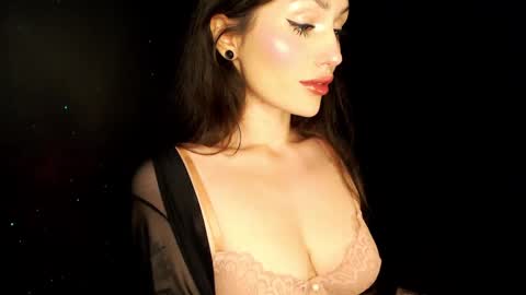 Sophie online show from December 9, 2024, 6:35 pm