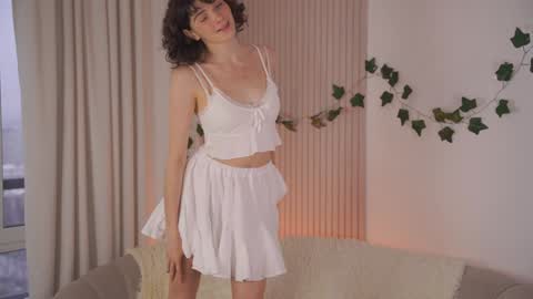 Elizabeth brunette -- Darline blonde  online show from December 20, 2024, 7:12 am