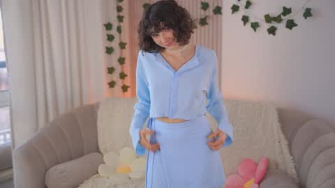 Elizabeth brunette -- Darline blonde  online show from December 21, 2024, 7:13 am