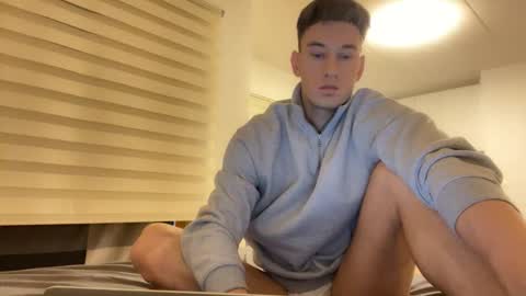 Snapshot of youcan__ chatting on November 25, 2025, 11:21 am youcan__ online show from November 25, 2025, 11:21 am