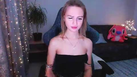 Snapshot of youdreamm chatting on January 15, 2025, 2:35 pm Bella online show from January 15, 2025, 2:35 pm