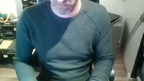 Snapshot of youmepleasure chatting on March 11, 2025, 1:37 am Playtime online show from March 11, 2025, 1:37 am