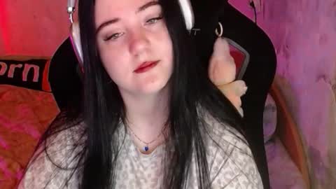 your_8a8y online show from December 1, 2025, 12:32 pm