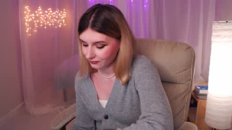 Snapshot of your_freya chatting on December 28, 2024, 6:08 pm Freya online show from December 28, 2024, 6:08 pm