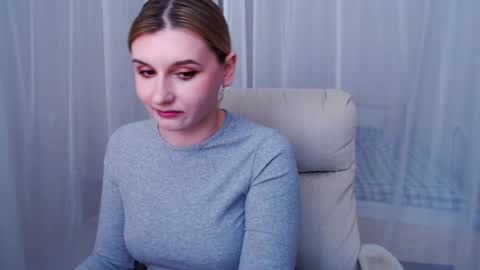 Snapshot of your_freya chatting on February 24, 2025, 1:42 pm Freya online show from February 24, 2025, 1:42 pm